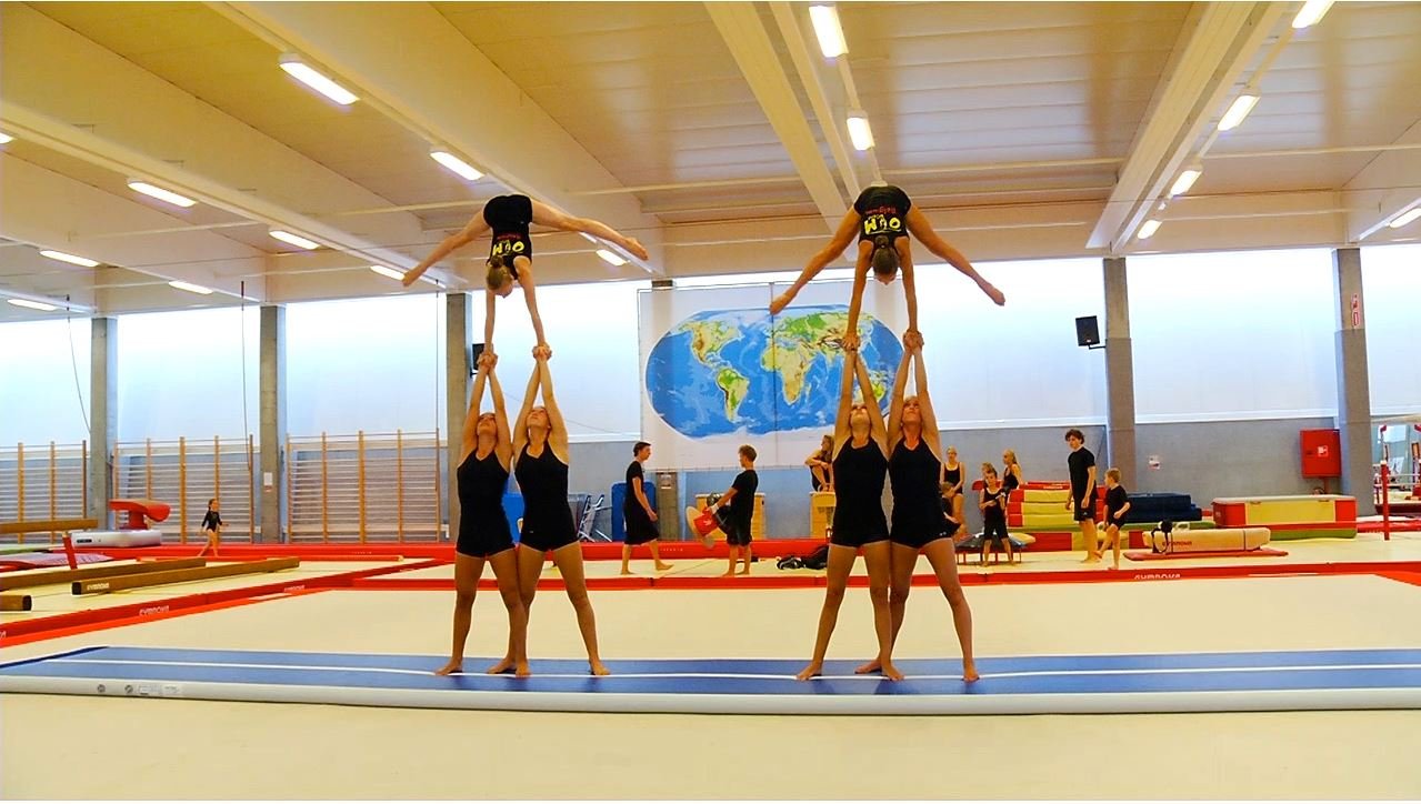 Air Track akrobatická gymnastika