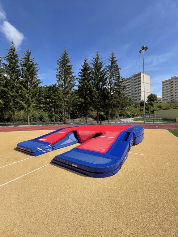Vybavení na atletiku Atletika – sportovní pomůcky a vybavení přímo od výrobce Jipast ✅Certifikovaná kvalita, výhodné ceny pro školy a spolky. 