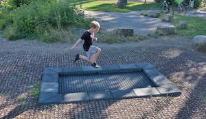 Venkovní trampolína Adventure 300 × 200 cm_obr2