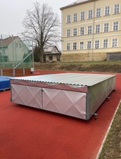 Kryt na doskočiště, pojízdný -  rozměry 5 x 3 x 0,6m_obr3