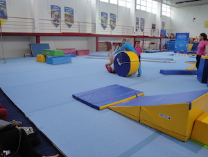 Gymnastický tréninkový válec s výřezem, průměr 70cm, šířka 40cm_obr4